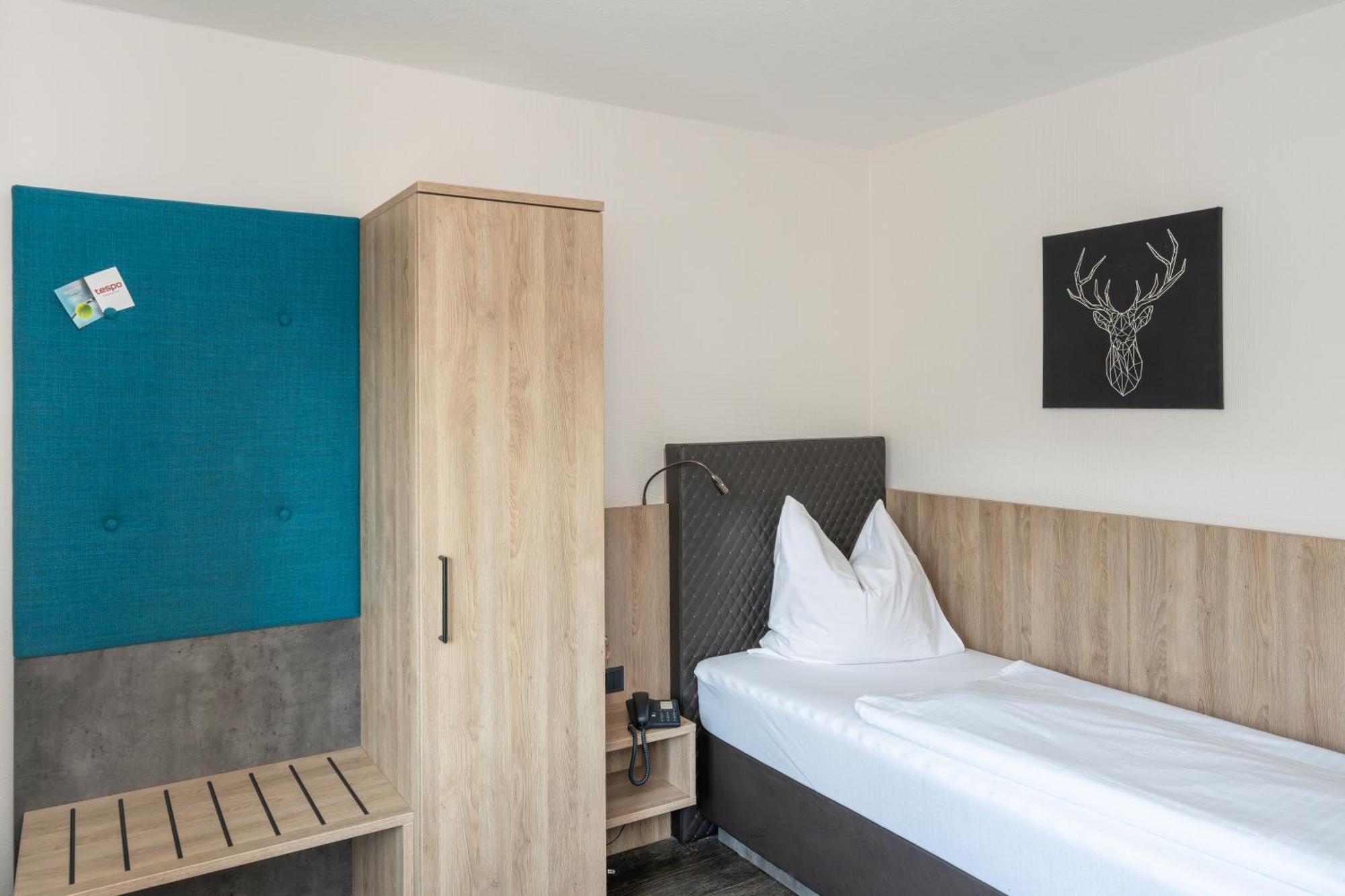 Tespo Hotel Und Sportpark Карст Экстерьер фото